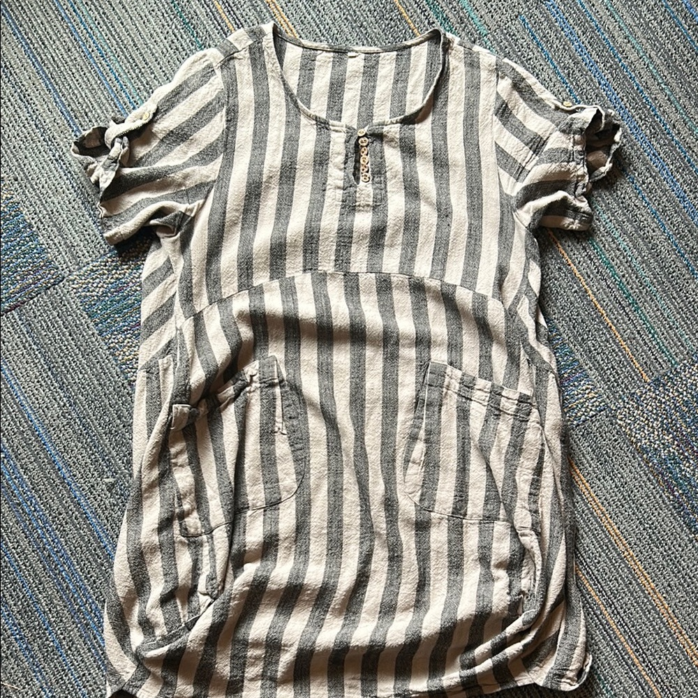 Striped Gray and White Linen flowy Dress with skirt pockets!